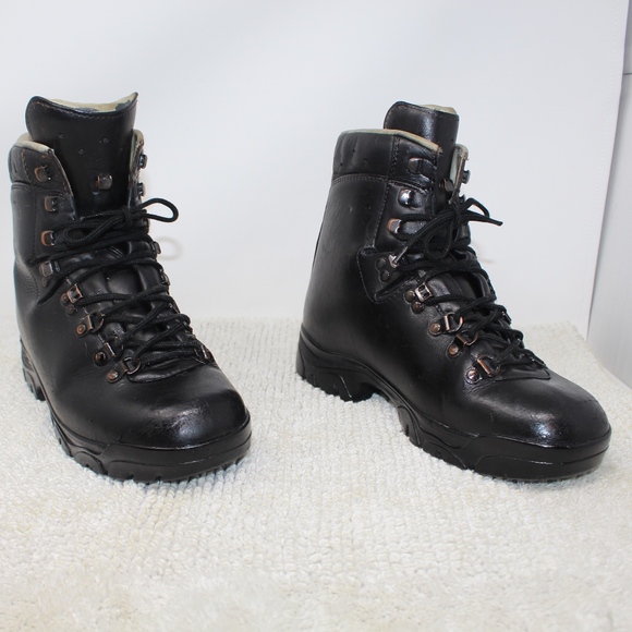 Lowa Other - Lowa Baffin WXL Boots Mens US size 9.5 Hiking